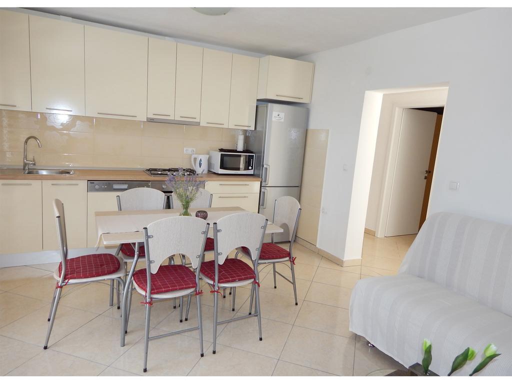 Apartments Nedjeljka Razanj Ngoại thất bức ảnh
