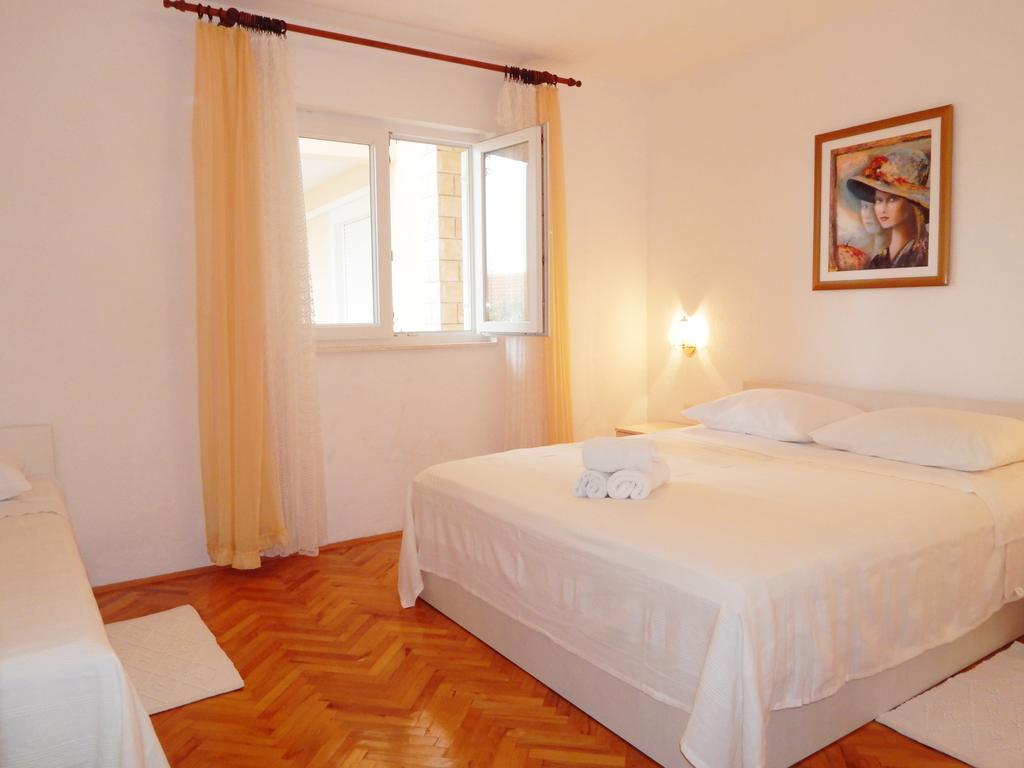 Apartments Nedjeljka Razanj Phòng bức ảnh